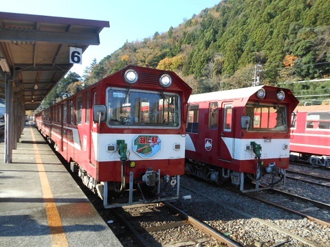oth-train-742.jpg