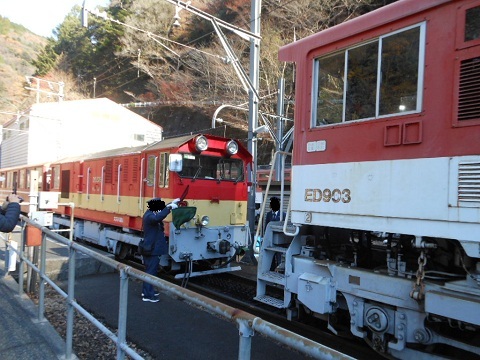 oth-train-755.jpg