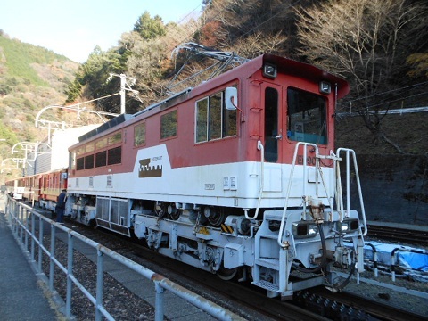 oth-train-756.jpg