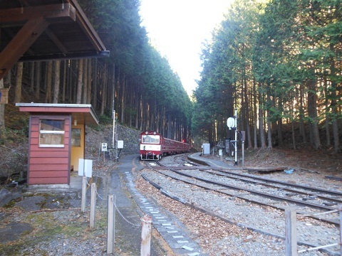 oth-train-775.jpg