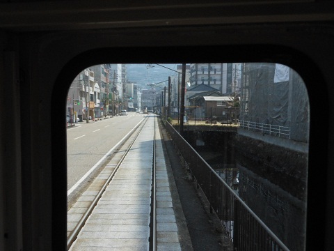 oth-train-820.jpg