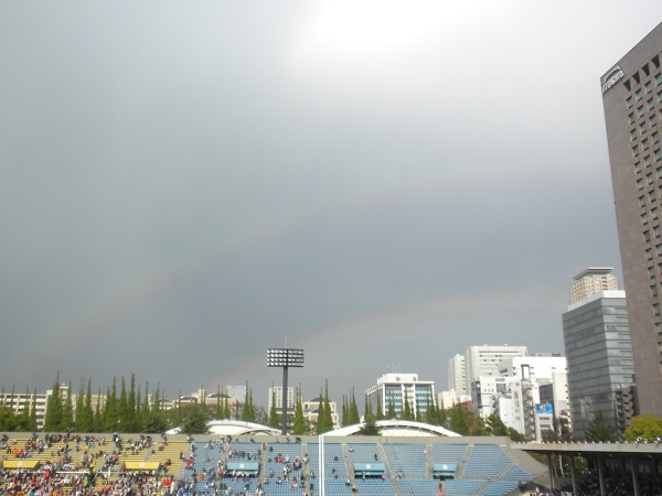 2017年4月29日東京青山の秩父宮ラグビー場に韓国代表二重の虹20170429秩父宮ラグビー場から