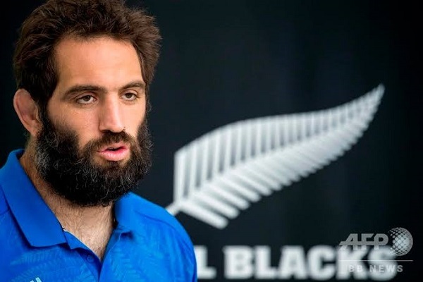 優勝候補であるニュージーランド代表（オールブラックス）のサム・ホワイトロック選手が「（台風19号と比べれば）ラグビーはささいなこと」と言ったこととは、対照的だった。