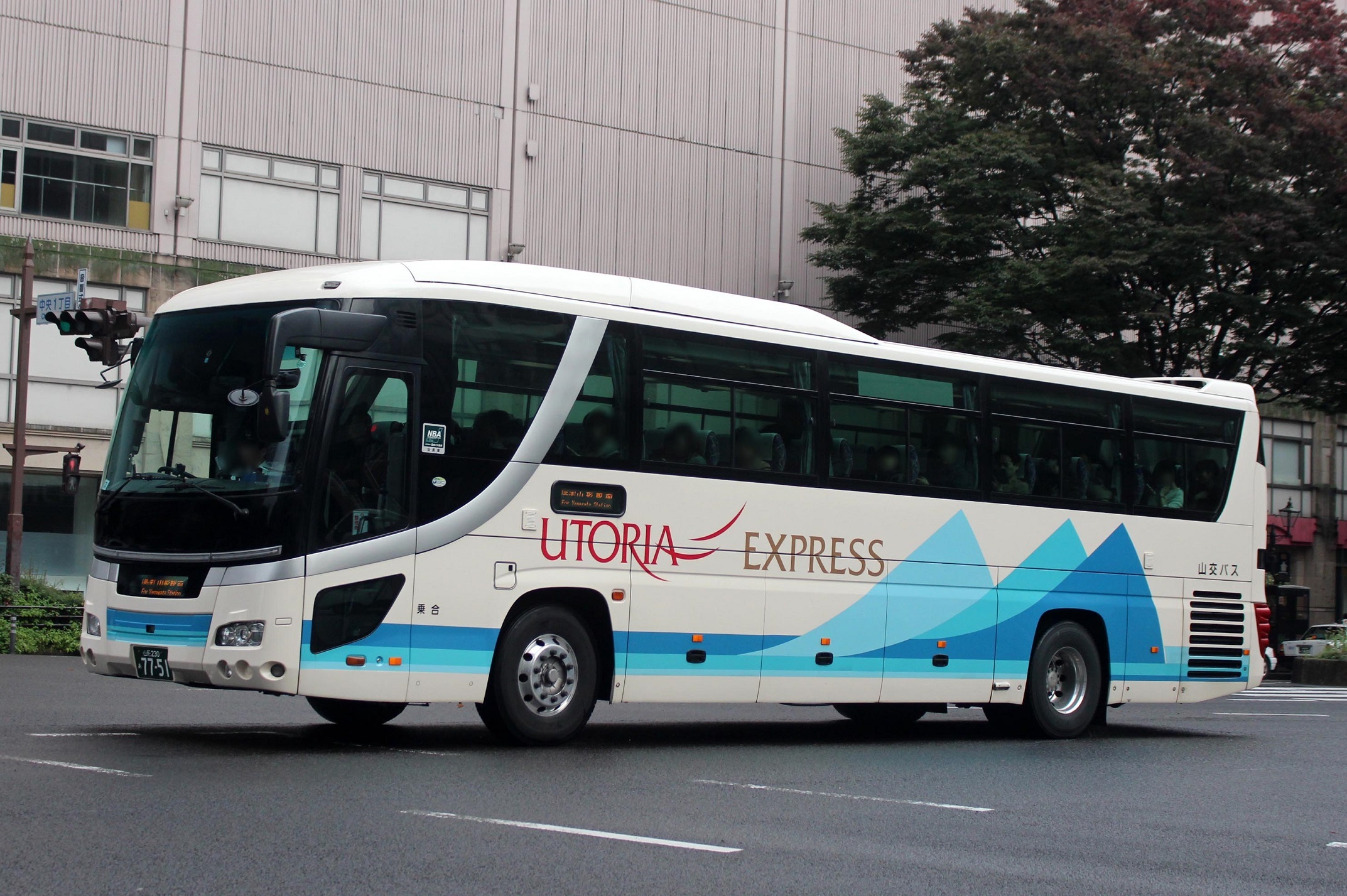 山交バス 77501