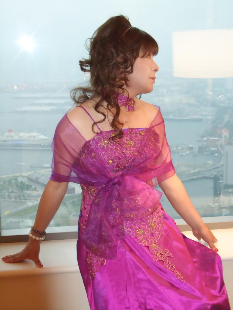横浜ロイヤルパークホテル紫ドレス(2)
