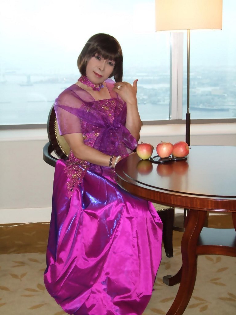 横浜ロイヤルパークホテル紫ドレス(5)