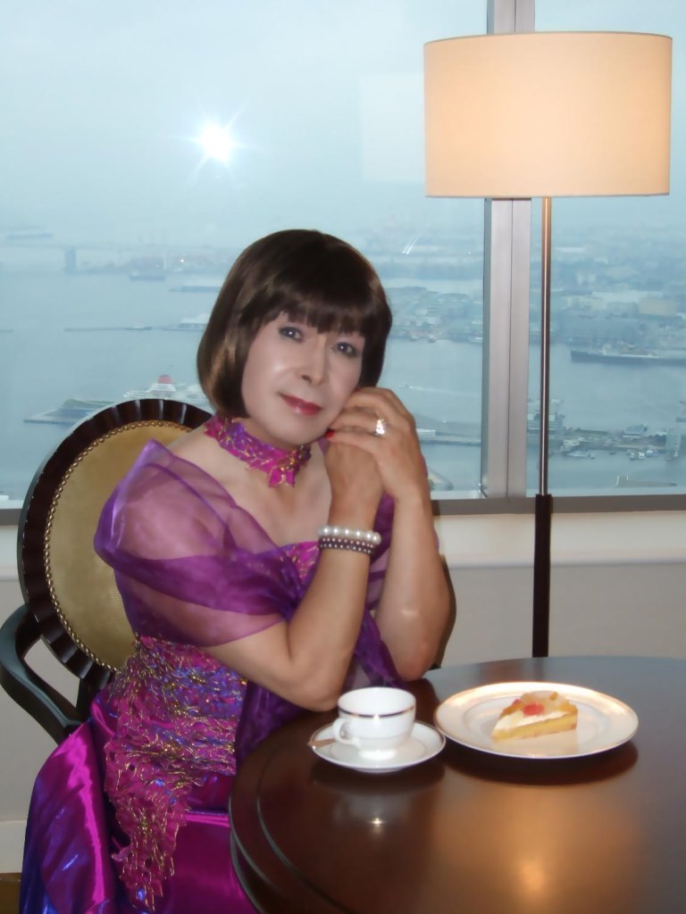 横浜ロイヤルパークホテル紫ドレス(6)