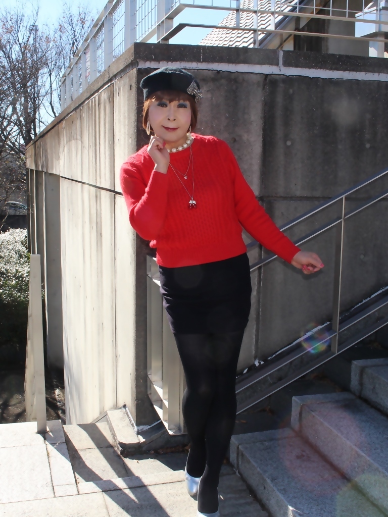 赤セーター黒マイクロミニスカE(8)