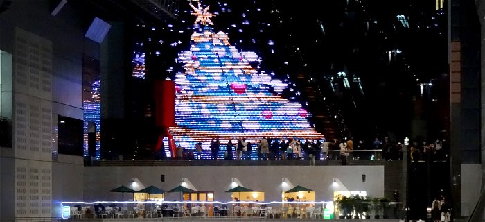 京都駅ビル　クリスマス仕様　ソニーのカメラ10x
