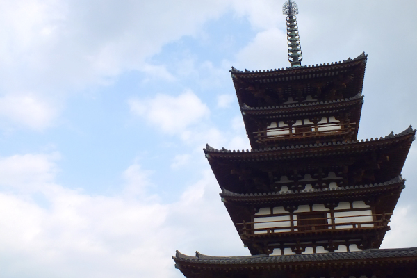 奈良　薬師寺　東塔　の画像