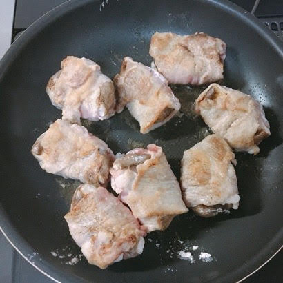 甘辛ニンニク醤油味でご飯が進む♡肉厚しいたけの肉巻き⑤