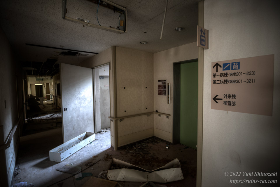 姫川病院旧館1階のエレベーター前
