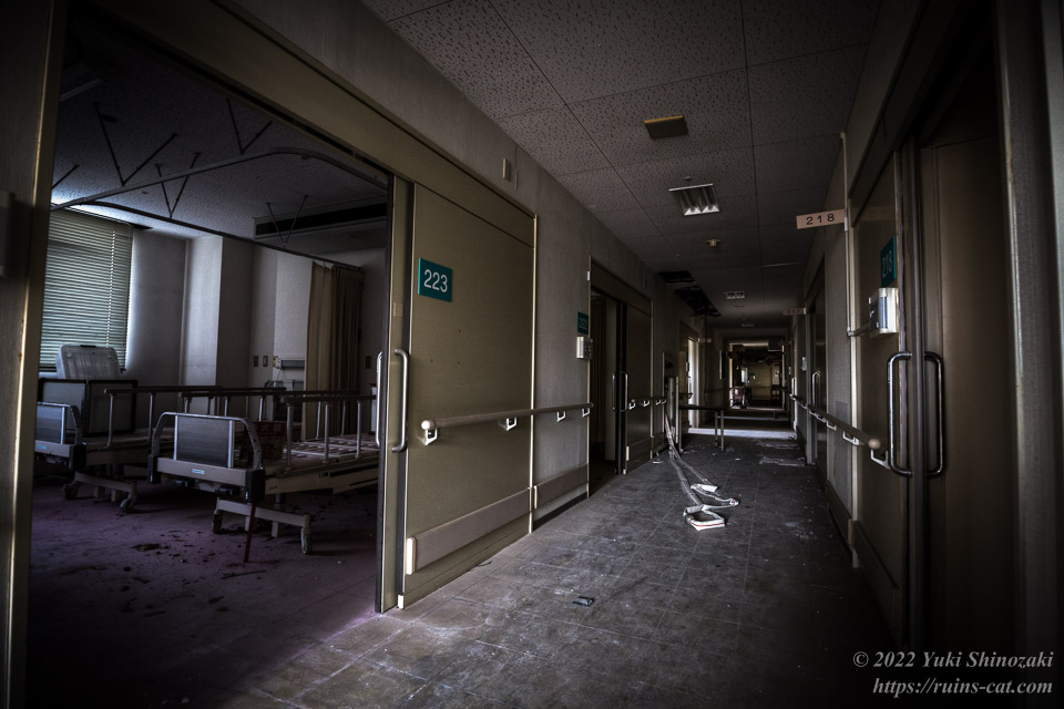 姫川病院2階の第1病棟の廊下