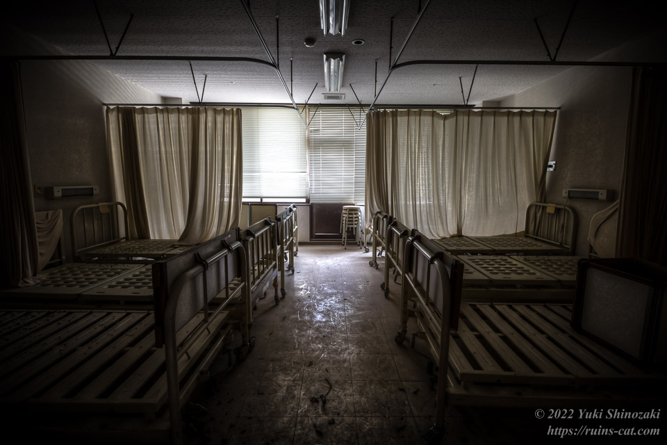 姫川病院2階の病室（6人部屋）