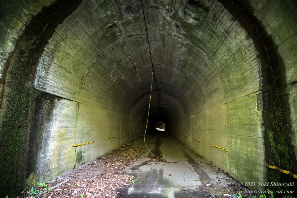 旧蔵原トンネルに県道42号線側から入ってすぐの所