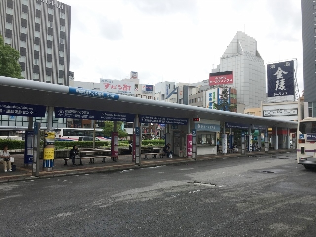 神山町へ　徳島駅のバスターミナル
