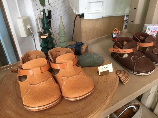 神山町へ　靴職人の店　作品