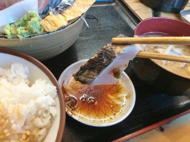 タカマル鮮魚店　本館　タカマル定食　鰆タタキ