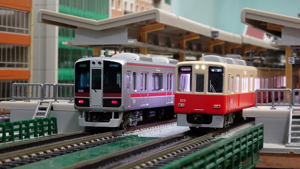 阪神電車　8000系と9000系